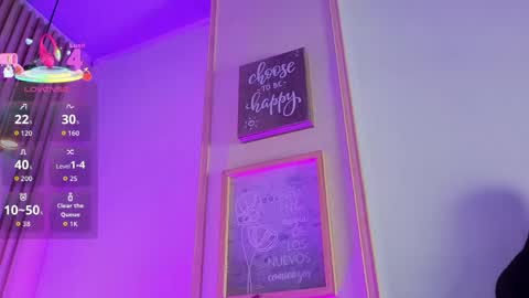 sofii_jones online show from May 23, 11:25 pm