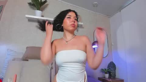 sofii_wild online show from May 8, 1:03 pm