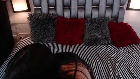 sofiia_vega_ online show from April 1, 11:55 am