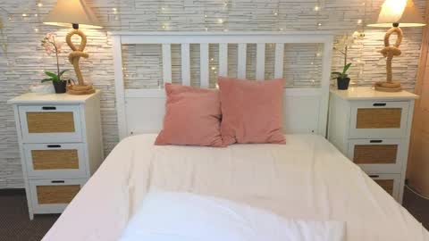 Lilly online show from March 26, 6:04 am