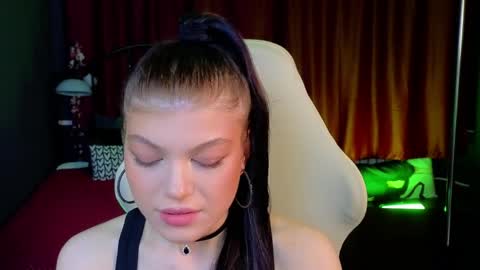 Jenny online show from April 7, 9:28 pm