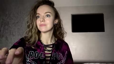 softly_jane online show from October 23, 6:36 pm