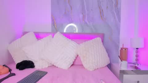   online show from May 11, 7:21 am