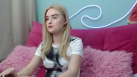 Sofie  online show from November 21, 6:04 am