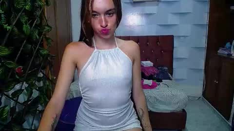 sofyswee online show from September 18, 8:18 pm