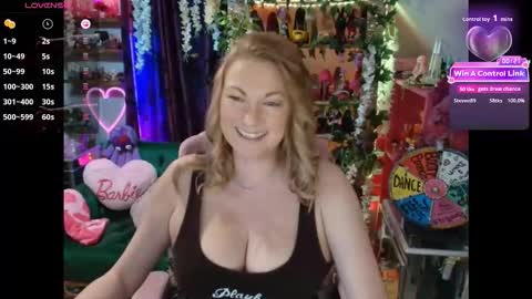 solesticia online show from March 26, 11:39 pm