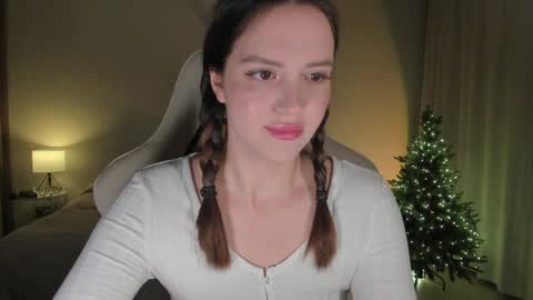 sonia_moon_ online show from December 31, 1:57 am