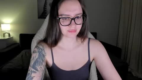 sonia_moon_ online show from March 6, 2:19 am
