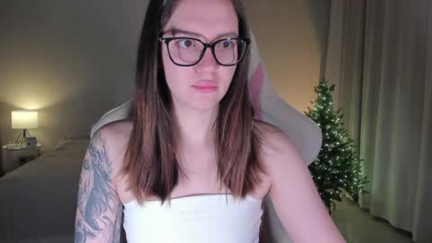 sonia_moon_ online show from December 23, 1:08 am