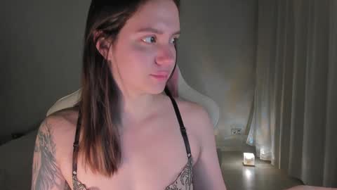 sonia_moon_ online show from December 5, 1:14 am