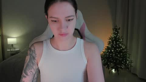 sonia_moon_ online show from December 16, 1:21 am
