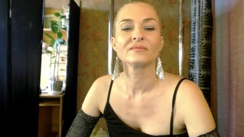 Sonia online show from April 8, 2:41 pm