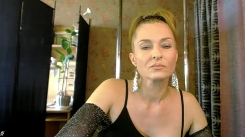 Sonia online show from April 3, 1:42 pm