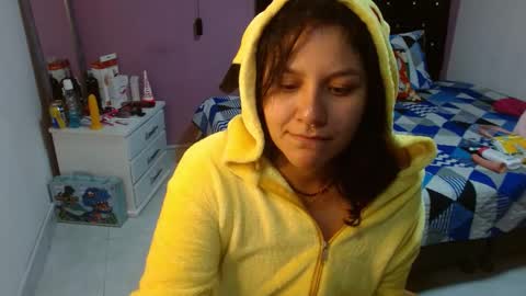 sonialatin69 online show from December 14, 7:29 am