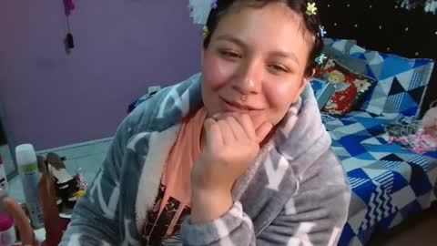 sonialatin69 online show from December 19, 5:29 am