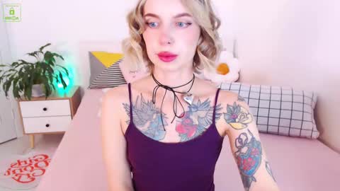 Snapshot of sonyalime chatting on February 19, 7:28 am Sonya Lime online show from February 19, 7:28 am