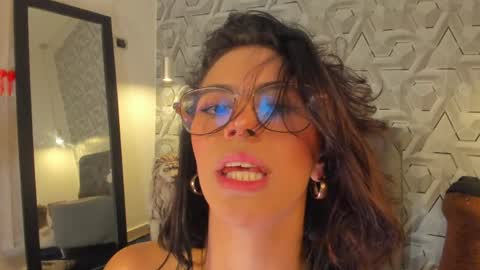 sophie online show from May 30, 7:50 am