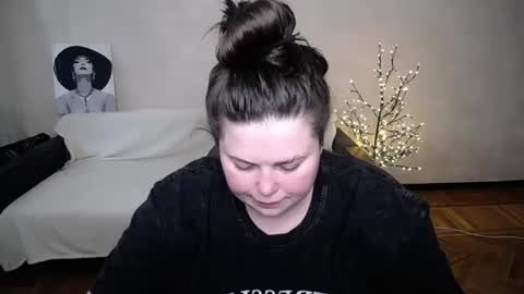 sophia__olsen online show from May 20, 7:49 am
