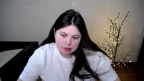 sophia__olsen online show from May 8, 6:16 am