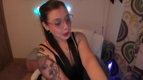 sophia_grants online show from April 26, 6:00 am