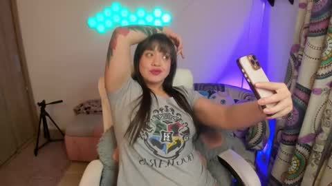 sophia_grants online show from November 6, 7:25 am