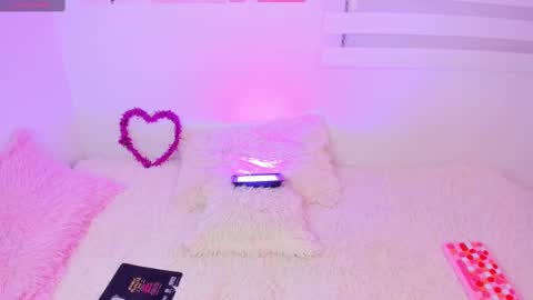 Snapshot of sophia_rhoades_ chatting on March 8, 4:09 am Sophi online show from March 8, 4:09 am