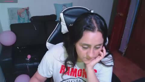 sophiaa_vega_ online show from May 9, 2:02 am