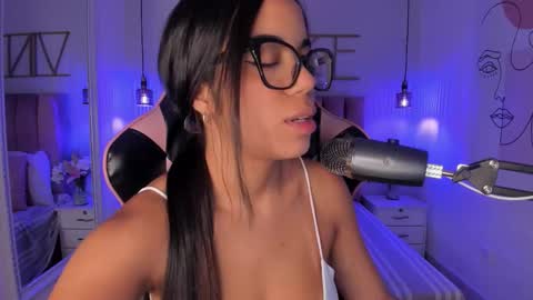 Sophie Hill  online show from November 20, 8:32 pm