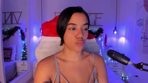 Sophie Hill  online show from December 22, 8:01 pm