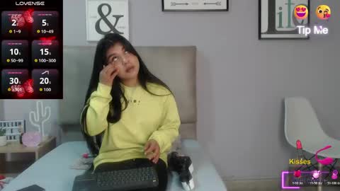Sophia Bedford online show from May 4, 1:04 pm