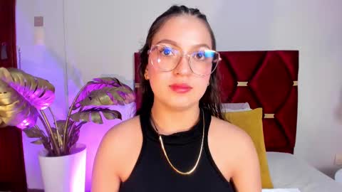 sophiacolliins online show from September 27, 12:51 am
