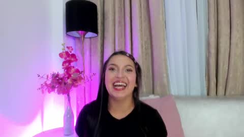 sophiacolliins online show from October 4, 12:27 am