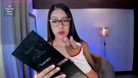 --Sophi-- online show from May 25, 12:04 pm