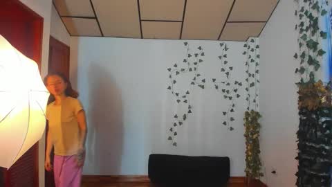 sophiamiller6 online show from April 1, 1:41 pm