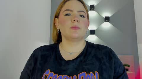 Snapshot of sophiarossee chatting on February 13, 12:21 pm Sofi online show from February 13, 12:21 pm