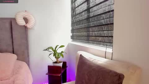  Sophie  online show from February 11, 7:59 pm