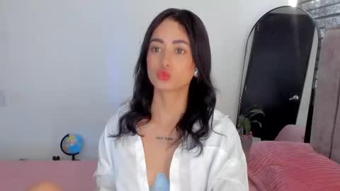  Sophie  online show from December 4, 6:52 pm