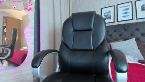 Snapshot of sophie__blare chatting on September 30, 10:58 pm sophie__blare online show from September 30, 10:58 pm
