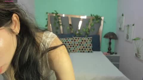 S O P H I E online show from April 9, 2:33 pm