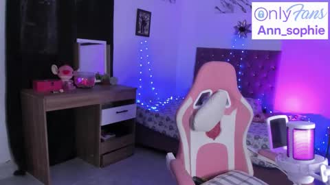 sophie doll online show from October 22, 6:13 pm