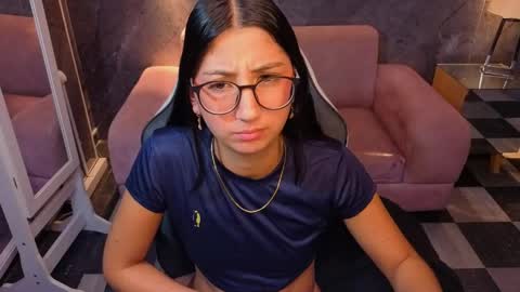 sophie_jones_b online show from April 30, 5:40 pm