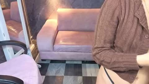 sophie_jones_b online show from May 16, 12:48 pm
