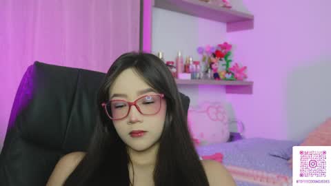 Sophie or Sof online show from May 16, 9:03 pm