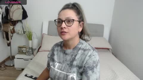 Snapshot of sophie_lopez1 chatting on December 9, 2:13 am Sofa online show from December 9, 2:13 am