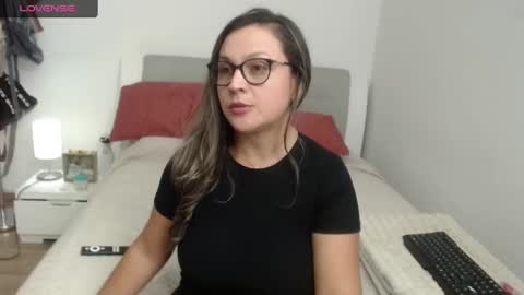 Snapshot of sophie_lopez1 chatting on February 27, 3:36 am Sofa online show from February 27, 3:36 am