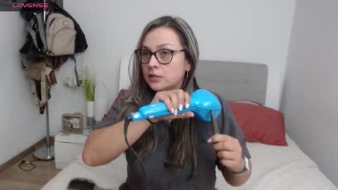 Snapshot of sophie_lopez1 chatting on December 8, 1:13 am Sofa online show from December 8, 1:13 am