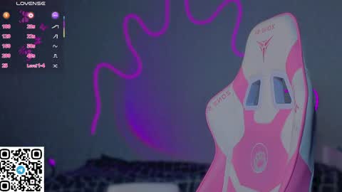 sophie_nomenal_ online show from April 20, 2:58 am