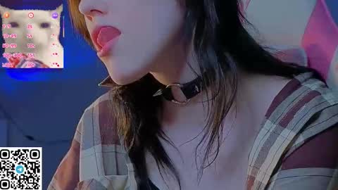 sophie_nomenal_ online show from February 1, 11:36 pm