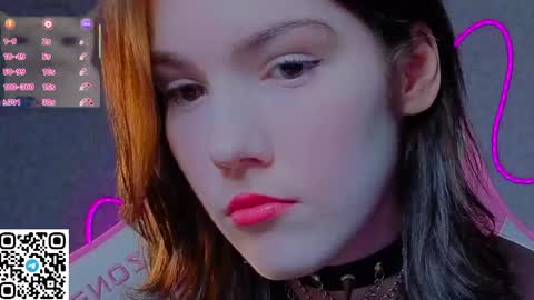 sophie_nomenal_ online show from May 5, 6:00 pm