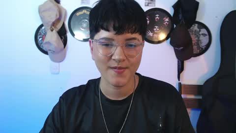 Sophie online show from April 9, 1:41 am